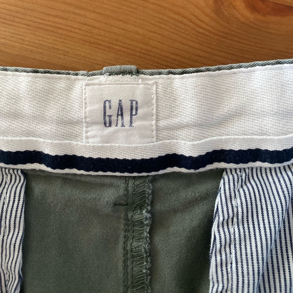 GAP 5” Girlfriend Chino Shorts Size 12 Army Green Camo - Picture 4 of 13